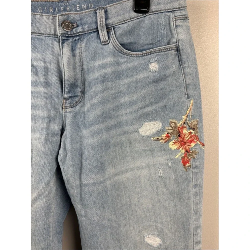 White House Black Market Light Blue Embroidered Floral distressed Jeans